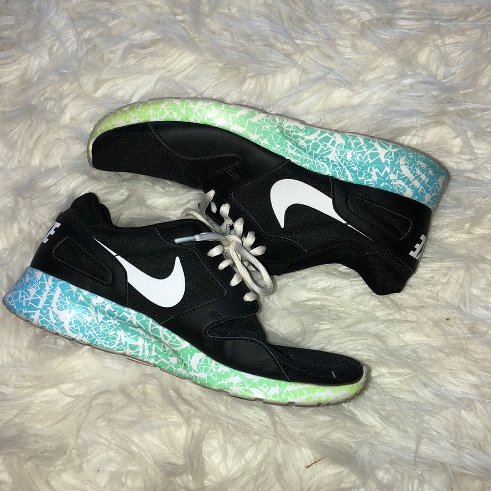 Lightly used Nike’s